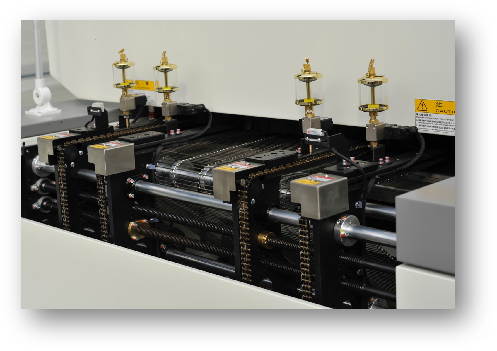 Dual-Lane-Fördersystem des AR Serie Reflow Ofens für erhöhte Flexibilität und Effizienz bei der SMT-Produktion